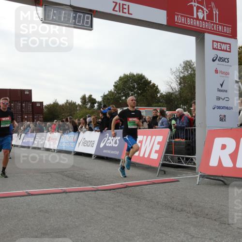 03.10.2025 - Köhlbrandbrückenlauf Yannick Fuchs http://msf.ph/oto/8986244 03.10.2025 16:11:07 Ziel 7291, 7363, 7591, 8059, 8220, 8490, 8592, 8923, 9218, 9710, 9726 meine-sportfotos.de