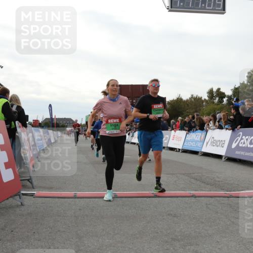 03.10.2025 - Köhlbrandbrückenlauf Yannick Fuchs http://msf.ph/oto/8986256 03.10.2025 16:11:07 Ziel 7291, 7363, 7591, 8059, 8220, 8490, 8592, 8923, 9218, 9710, 9726 meine-sportfotos.de