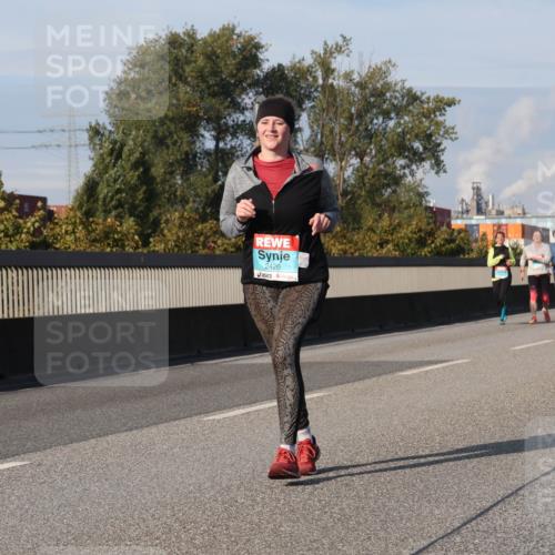 03.10.2025 - Köhlbrandbrückenlauf Luisa Fischer http://msf.ph/oto/8986259 03.10.2025 11:19:16 Position 3 2426 meine-sportfotos.de