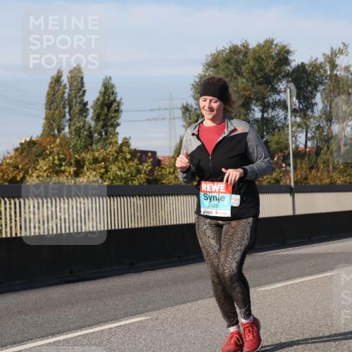 03.10.2025 - Köhlbrandbrückenlauf Luisa Fischer http://msf.ph/oto/8986263 03.10.2025 11:19:17 Position 3 2426 meine-sportfotos.de
