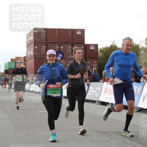03.10.2025 - Köhlbrandbrückenlauf Yannick Fuchs http://msf.ph/oto/8986282 03.10.2025 16:11:08 Ziel 7291, 7363, 7515, 7591, 8059, 8220, 8490, 8592, 8923, 9218, 9710, 9726 meine-sportfotos.de