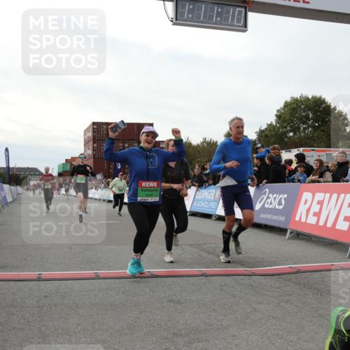 03.10.2025 - Köhlbrandbrückenlauf Yannick Fuchs http://msf.ph/oto/8986291 03.10.2025 16:11:09 Ziel 7291, 7363, 7515, 7591, 8059, 8220, 8490, 8592, 8923, 9218, 9710, 9726 meine-sportfotos.de