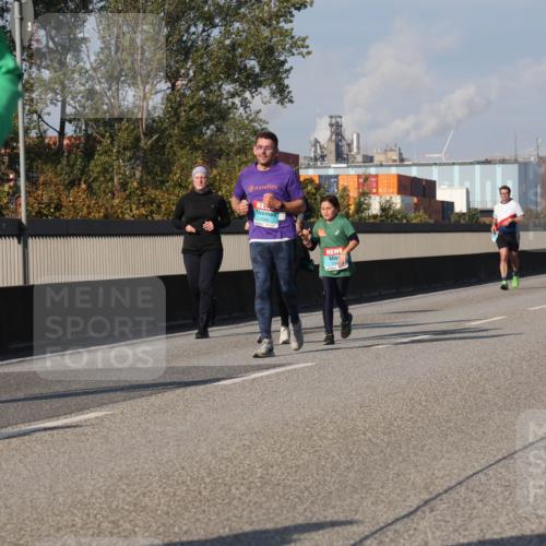03.10.2025 - Köhlbrandbrückenlauf Luisa Fischer http://msf.ph/oto/8986325 03.10.2025 11:19:29 Position 3 2988 meine-sportfotos.de