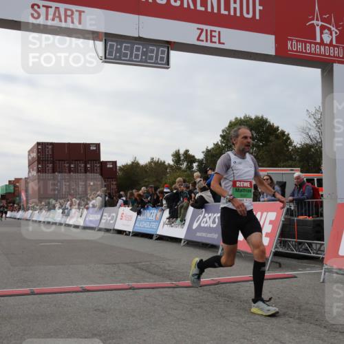 03.10.2025 - Köhlbrandbrückenlauf Yannick Fuchs http://msf.ph/oto/8986343 03.10.2025 15:58:37 Ziel 7017, 7176, 9057, 9582, 9715 meine-sportfotos.de