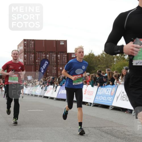 03.10.2025 - Köhlbrandbrückenlauf Yannick Fuchs http://msf.ph/oto/8986346 03.10.2025 16:11:12 Ziel 7291, 7363, 7515, 7591, 8059, 8592, 9067, 9068, 9218, 9710, 9726 meine-sportfotos.de