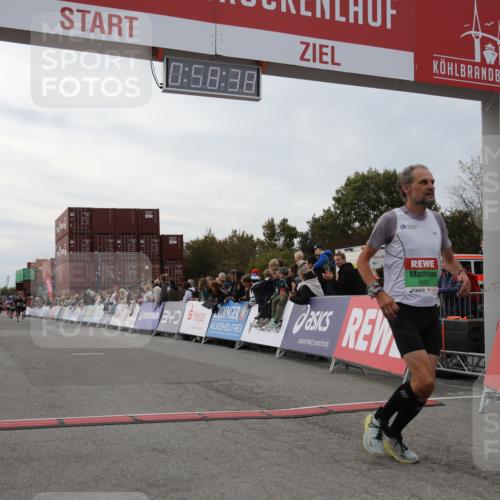 03.10.2025 - Köhlbrandbrückenlauf Yannick Fuchs http://msf.ph/oto/8986348 03.10.2025 15:58:37 Ziel 7017, 7176, 9057, 9582, 9715 meine-sportfotos.de