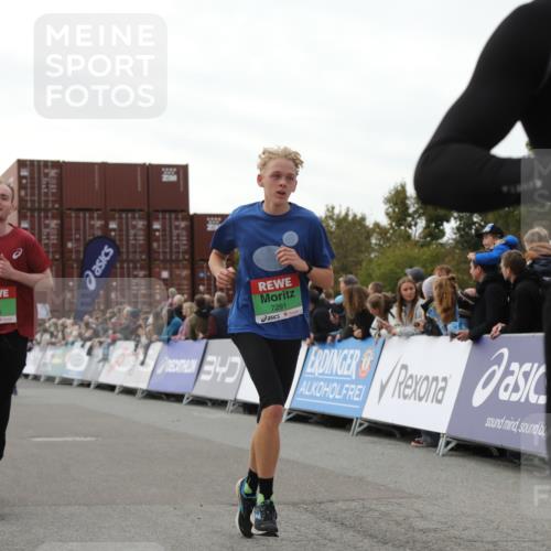 03.10.2025 - Köhlbrandbrückenlauf Yannick Fuchs http://msf.ph/oto/8986350 03.10.2025 16:11:12 Ziel 7291, 7363, 7515, 7591, 8059, 8592, 9067, 9068, 9218, 9710, 9726 meine-sportfotos.de