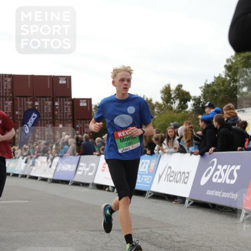 03.10.2025 - Köhlbrandbrückenlauf Yannick Fuchs http://msf.ph/oto/8986354 03.10.2025 16:11:12 Ziel 7291, 7363, 7515, 7591, 8059, 8592, 9067, 9068, 9218, 9710, 9726 meine-sportfotos.de
