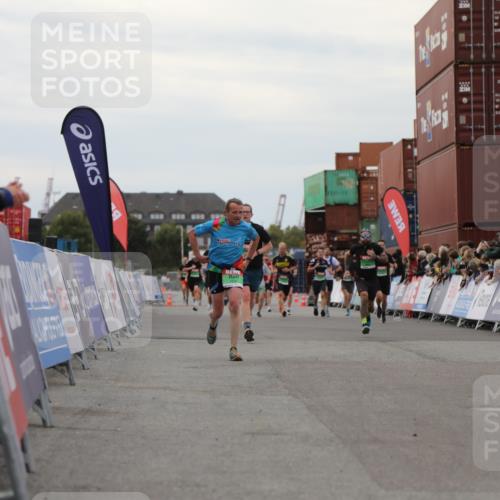 03.10.2025 - Köhlbrandbrückenlauf Yannick Fuchs http://msf.ph/oto/8986363 03.10.2025 15:58:40 Ziel 7017, 7176, 9057, 9187, 9582 meine-sportfotos.de