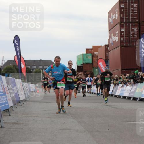 03.10.2025 - Köhlbrandbrückenlauf Yannick Fuchs http://msf.ph/oto/8986366 03.10.2025 15:58:41 Ziel 7017, 7081, 7176, 7182, 7737, 9187, 9582 meine-sportfotos.de