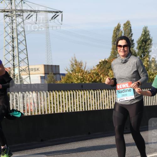 03.10.2025 - Köhlbrandbrückenlauf Luisa Fischer http://msf.ph/oto/8986374 03.10.2025 11:19:37 Position 3 2988, 2899, 2898 meine-sportfotos.de