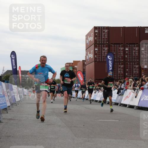 03.10.2025 - Köhlbrandbrückenlauf Yannick Fuchs http://msf.ph/oto/8986376 03.10.2025 15:58:43 Ziel 7017, 7081, 7117, 7176, 7182, 7737, 9086, 9187, 9582 meine-sportfotos.de