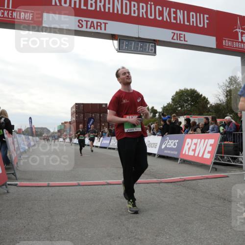 03.10.2025 - Köhlbrandbrückenlauf Yannick Fuchs http://msf.ph/oto/8986380 03.10.2025 16:11:14 Ziel 7291, 7515, 7591, 9067, 9068, 9218, 9710, 9726 meine-sportfotos.de