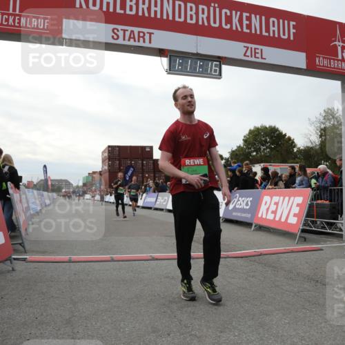 03.10.2025 - Köhlbrandbrückenlauf Yannick Fuchs http://msf.ph/oto/8986384 03.10.2025 16:11:14 Ziel 7291, 7515, 7591, 9067, 9068, 9218, 9710, 9726 meine-sportfotos.de