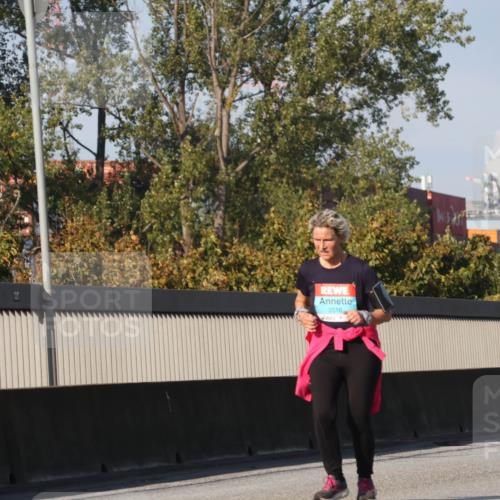 03.10.2025 - Köhlbrandbrückenlauf Luisa Fischer http://msf.ph/oto/8986397 03.10.2025 11:19:46 Position 3 2516 meine-sportfotos.de