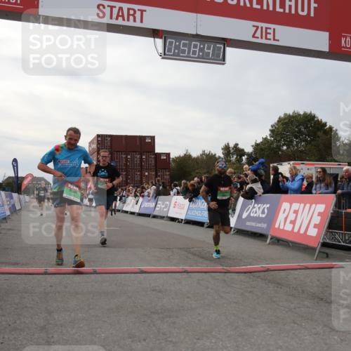 03.10.2025 - Köhlbrandbrückenlauf Yannick Fuchs http://msf.ph/oto/8986399 03.10.2025 15:58:45 Ziel 7017, 7081, 7101, 7117, 7176, 7182, 7244, 7737, 9086, 9187, 9512, 9582 meine-sportfotos.de