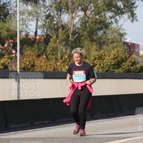 03.10.2025 - Köhlbrandbrückenlauf Luisa Fischer http://msf.ph/oto/8986401 03.10.2025 11:19:46 Position 3 2516 meine-sportfotos.de