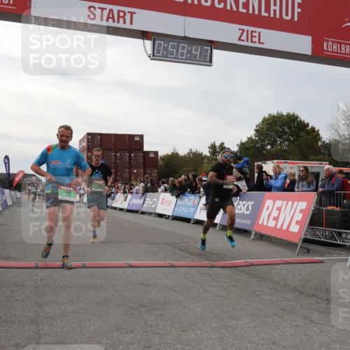 03.10.2025 - Köhlbrandbrückenlauf Yannick Fuchs http://msf.ph/oto/8986403 03.10.2025 15:58:45 Ziel 7017, 7081, 7101, 7117, 7176, 7182, 7244, 7737, 9086, 9187, 9512, 9582 meine-sportfotos.de