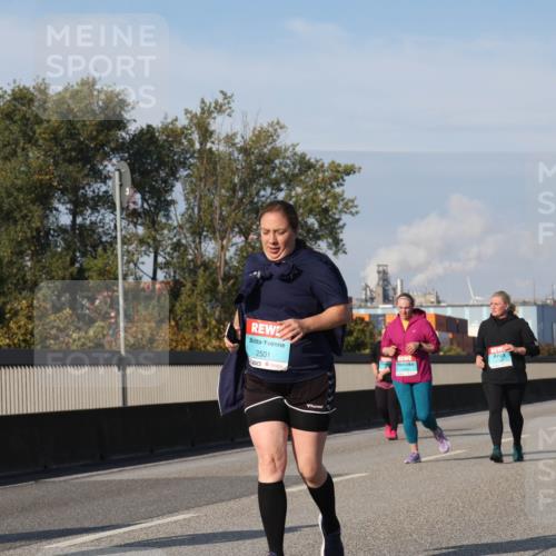 03.10.2025 - Köhlbrandbrückenlauf Luisa Fischer http://msf.ph/oto/8986411 03.10.2025 11:20:00 Position 3 2501 meine-sportfotos.de