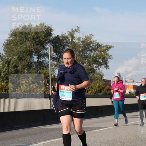 03.10.2025 - Köhlbrandbrückenlauf Luisa Fischer http://msf.ph/oto/8986415 03.10.2025 11:20:00 Position 3 2501 meine-sportfotos.de