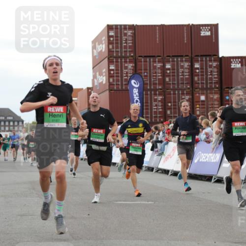 03.10.2025 - Köhlbrandbrückenlauf Yannick Fuchs http://msf.ph/oto/8986430 03.10.2025 15:58:48 Ziel 7017, 7081, 7101, 7117, 7120, 7176, 7182, 7244, 7256, 7356, 7737, 9086, 9186, 9187, 9512, 9582 meine-sportfotos.de