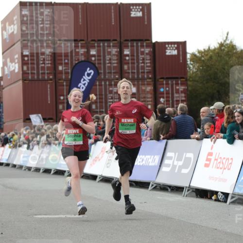 03.10.2025 - Köhlbrandbrückenlauf Yannick Fuchs http://msf.ph/oto/8986433 03.10.2025 16:11:19 Ziel 7472, 7515, 7591, 7765, 7895, 9067, 9068, 9597 meine-sportfotos.de