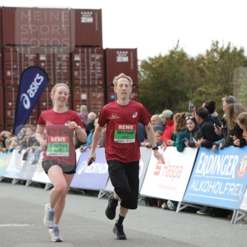 03.10.2025 - Köhlbrandbrückenlauf Yannick Fuchs http://msf.ph/oto/8986445 03.10.2025 16:11:19 Ziel 7472, 7515, 7591, 7765, 7895, 9067, 9068, 9597 meine-sportfotos.de