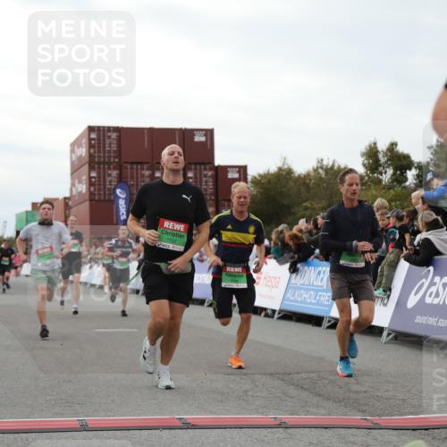 03.10.2025 - Köhlbrandbrückenlauf Yannick Fuchs http://msf.ph/oto/8986448 03.10.2025 15:58:49 Ziel 7017, 7081, 7101, 7117, 7120, 7182, 7238, 7244, 7256, 7356, 7737, 9086, 9186, 9187, 9197, 9512, 9582, 9750 meine-sportfotos.de