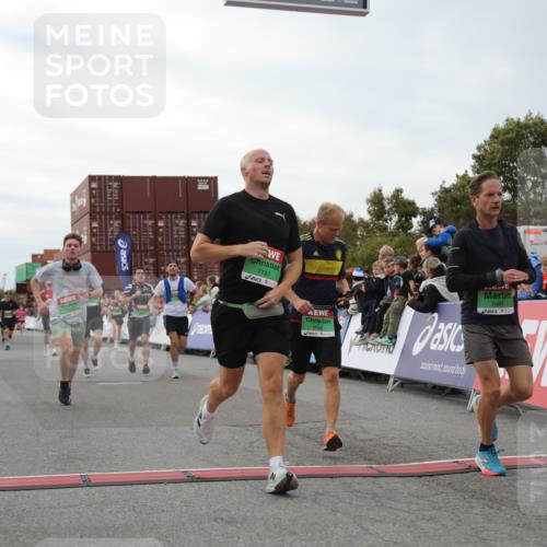 03.10.2025 - Köhlbrandbrückenlauf Yannick Fuchs http://msf.ph/oto/8986462 03.10.2025 15:58:50 Ziel 7081, 7101, 7117, 7120, 7182, 7238, 7244, 7256, 7356, 7737, 9086, 9186, 9187, 9195, 9196, 9197, 9398, 9512, 9750 meine-sportfotos.de