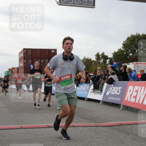03.10.2025 - Köhlbrandbrückenlauf Yannick Fuchs http://msf.ph/oto/8986485 03.10.2025 15:58:51 Ziel 7081, 7086, 7101, 7117, 7120, 7182, 7238, 7244, 7256, 7356, 7737, 9086, 9186, 9187, 9195, 9196, 9197, 9398, 9512, 9750 meine-sportfotos.de