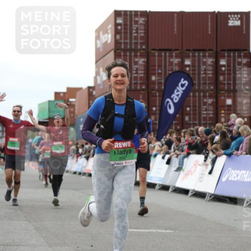 03.10.2025 - Köhlbrandbrückenlauf Yannick Fuchs http://msf.ph/oto/8986505 03.10.2025 16:11:23 Ziel 7350, 7373, 7472, 7765, 7895, 9067, 9068, 9597 meine-sportfotos.de