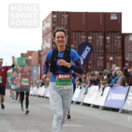 03.10.2025 - Köhlbrandbrückenlauf Yannick Fuchs http://msf.ph/oto/8986513 03.10.2025 16:11:23 Ziel 7350, 7373, 7472, 7765, 7895, 9067, 9068, 9597 meine-sportfotos.de