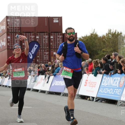 03.10.2025 - Köhlbrandbrückenlauf Yannick Fuchs http://msf.ph/oto/8986534 03.10.2025 16:11:25 Ziel 7350, 7373, 7472, 7488, 7765, 7895, 9597 meine-sportfotos.de