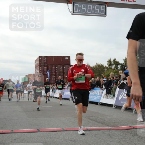 03.10.2025 - Köhlbrandbrückenlauf Yannick Fuchs http://msf.ph/oto/8986536 03.10.2025 15:58:54 Ziel 7086, 7101, 7109, 7117, 7120, 7238, 7244, 7256, 7356, 9086, 9186, 9195, 9196, 9197, 9370, 9398, 9512, 9750 meine-sportfotos.de