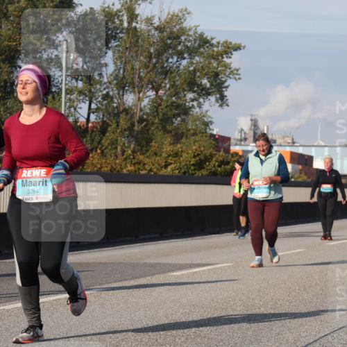 03.10.2025 - Köhlbrandbrückenlauf Luisa Fischer http://msf.ph/oto/8986547 03.10.2025 11:20:45 Position 3 3284 meine-sportfotos.de