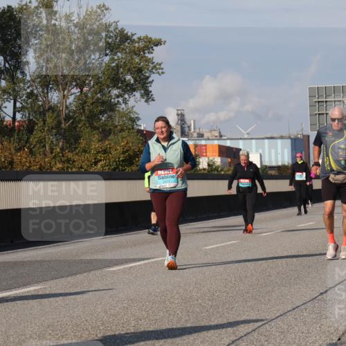 03.10.2025 - Köhlbrandbrückenlauf Luisa Fischer http://msf.ph/oto/8986552 03.10.2025 11:20:46 Position 3 2515 meine-sportfotos.de