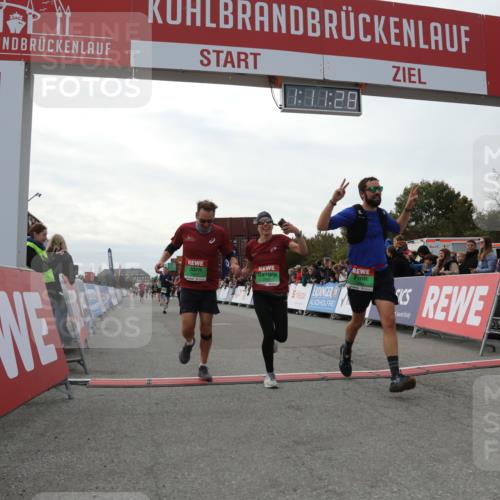 03.10.2025 - Köhlbrandbrückenlauf Yannick Fuchs http://msf.ph/oto/8986554 03.10.2025 16:11:26 Ziel 7350, 7373, 7472, 7488, 7765, 7895, 9597 meine-sportfotos.de