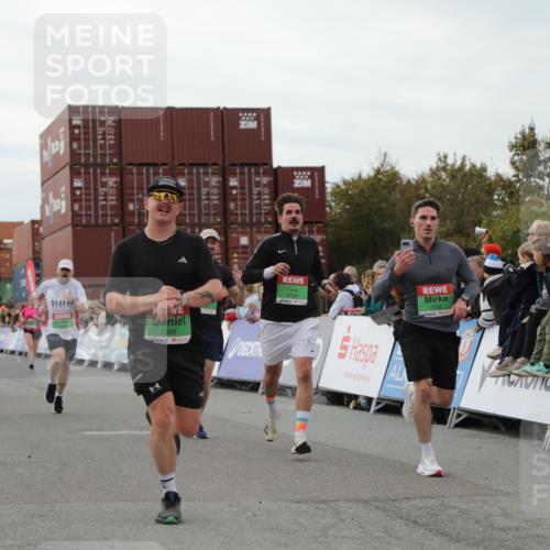 03.10.2025 - Köhlbrandbrückenlauf Yannick Fuchs http://msf.ph/oto/8986557 03.10.2025 15:58:55 Ziel 7086, 7101, 7109, 7120, 7238, 7244, 7256, 7356, 9186, 9195, 9196, 9197, 9370, 9398, 9512, 9750 meine-sportfotos.de