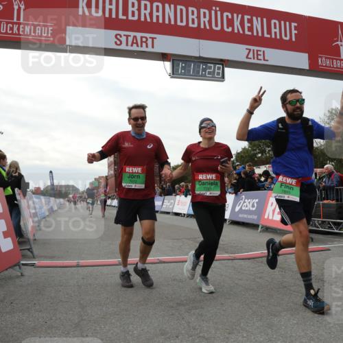 03.10.2025 - Köhlbrandbrückenlauf Yannick Fuchs http://msf.ph/oto/8986568 03.10.2025 16:11:27 Ziel 7350, 7373, 7472, 7488, 7765, 7895, 9597 meine-sportfotos.de