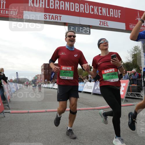 03.10.2025 - Köhlbrandbrückenlauf Yannick Fuchs http://msf.ph/oto/8986576 03.10.2025 16:11:27 Ziel 7350, 7373, 7472, 7488, 7765, 7895, 9597 meine-sportfotos.de