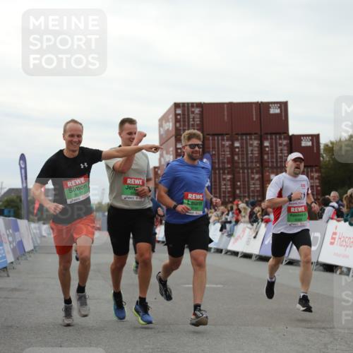 03.10.2025 - Köhlbrandbrückenlauf Yannick Fuchs http://msf.ph/oto/8986587 03.10.2025 15:58:57 Ziel 7086, 7109, 7120, 7238, 7256, 7356, 9186, 9195, 9196, 9197, 9370, 9398, 9750 meine-sportfotos.de