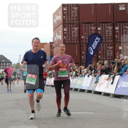 03.10.2025 - Köhlbrandbrückenlauf Yannick Fuchs http://msf.ph/oto/8986595 03.10.2025 16:11:28 Ziel 7350, 7373, 7407, 7467, 7472, 7488, 7765, 7895, 8938 meine-sportfotos.de