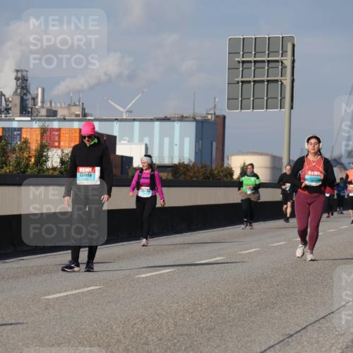 03.10.2025 - Köhlbrandbrückenlauf Luisa Fischer http://msf.ph/oto/8986598 03.10.2025 11:20:54 Position 3 2394 meine-sportfotos.de
