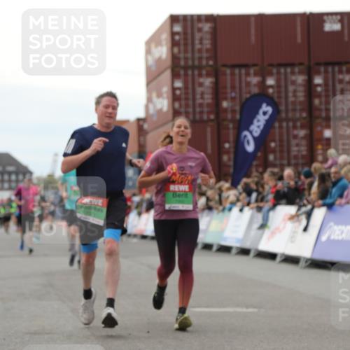 03.10.2025 - Köhlbrandbrückenlauf Yannick Fuchs http://msf.ph/oto/8986600 03.10.2025 16:11:28 Ziel 7350, 7373, 7407, 7467, 7472, 7488, 7765, 7895, 8938 meine-sportfotos.de