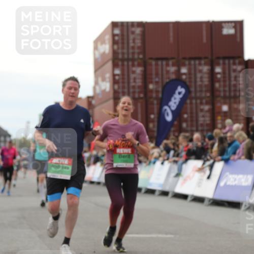 03.10.2025 - Köhlbrandbrückenlauf Yannick Fuchs http://msf.ph/oto/8986605 03.10.2025 16:11:28 Ziel 7350, 7373, 7407, 7467, 7472, 7488, 7765, 7895, 8938 meine-sportfotos.de