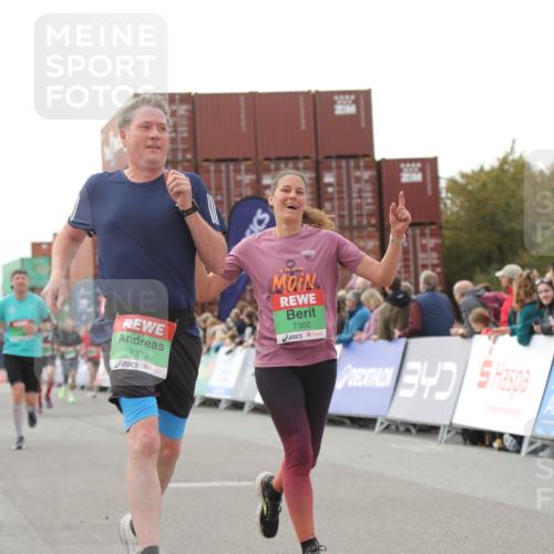 03.10.2025 - Köhlbrandbrückenlauf Yannick Fuchs http://msf.ph/oto/8986621 03.10.2025 16:11:29 Ziel 7350, 7373, 7407, 7467, 7472, 7488, 7765, 7895, 8938 meine-sportfotos.de