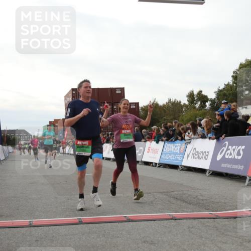 03.10.2025 - Köhlbrandbrückenlauf Yannick Fuchs http://msf.ph/oto/8986626 03.10.2025 16:11:30 Ziel 7350, 7373, 7407, 7467, 7472, 7488, 8774, 8938, 9382 meine-sportfotos.de