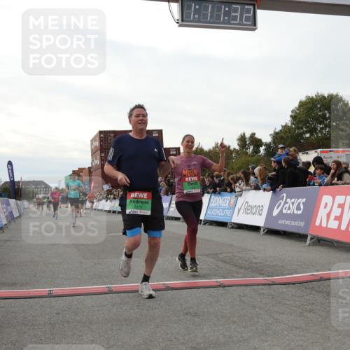 03.10.2025 - Köhlbrandbrückenlauf Yannick Fuchs http://msf.ph/oto/8986635 03.10.2025 16:11:30 Ziel 7350, 7373, 7407, 7467, 7472, 7488, 8774, 8938, 9382 meine-sportfotos.de