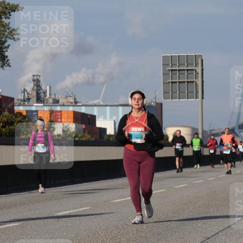 03.10.2025 - Köhlbrandbrückenlauf Luisa Fischer http://msf.ph/oto/8986637 03.10.2025 11:21:01 Position 3 3822, 2394 meine-sportfotos.de