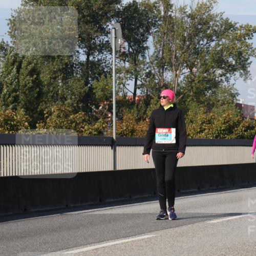 03.10.2025 - Köhlbrandbrückenlauf Luisa Fischer http://msf.ph/oto/8986644 03.10.2025 11:21:02 Position 3 2394 meine-sportfotos.de